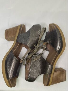 Dansko Metallic Pewter Lace-Up Block Heel Sandals Size 40